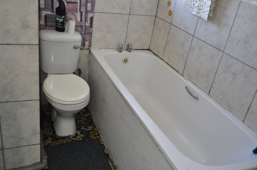 6 Bedroom Property for Sale in Wavecrest Eastern Cape